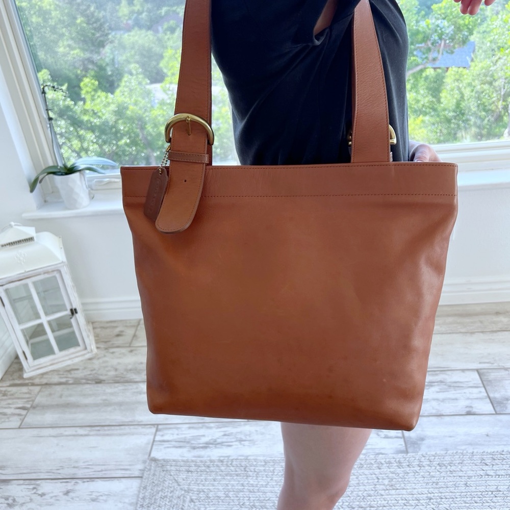 AUTHENTIC 
COACH WAVERLY SOHO TOTE